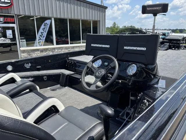 Slide: The Image of Phoenix Bass Boat 21 PHX 2023 - 6