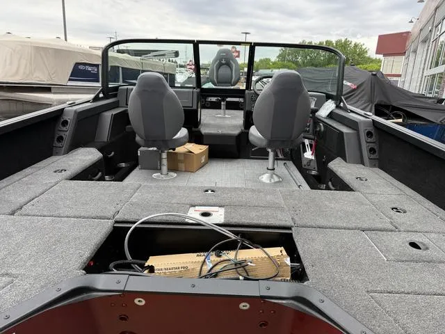 Slide: The Image of Alumacraft Competitor 175X Sport 2025 - 5