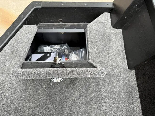 Slide: The Image of Alumacraft Competitor 175X Sport 2025 - 6