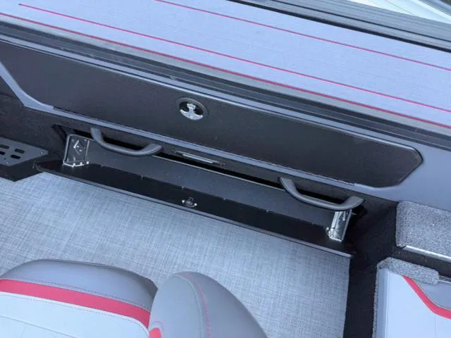 Slide: The Image of Alumacraft Trophy 185X Sport 2025 - 12