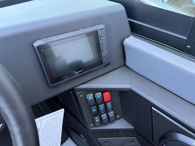 Slide: The Image of Alumacraft Trophy 185X Sport 2025 - 23