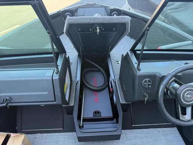 Slide: The Image of Alumacraft Trophy 185X Sport 2025 - 26