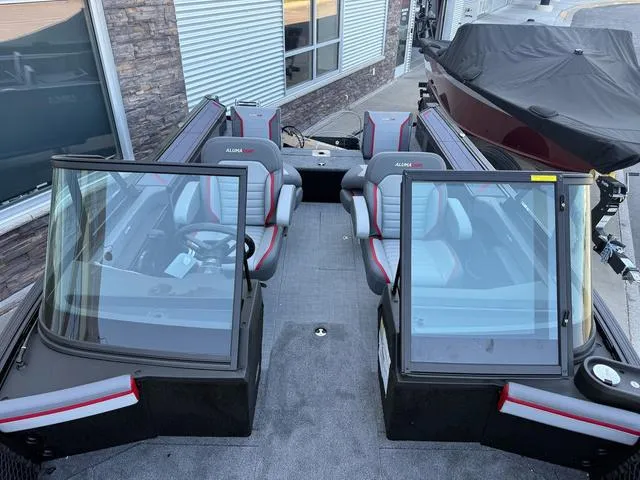 Slide: The Image of Alumacraft Trophy 185X Sport 2025 - 29