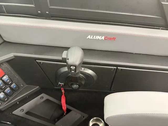 Slide: The Image of Alumacraft Trophy 185X Sport 2025 - 28