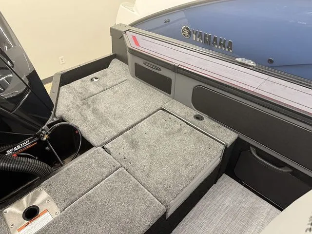 Slide: The Image of Alumacraft Trophy 185X Sport 2025 - 9