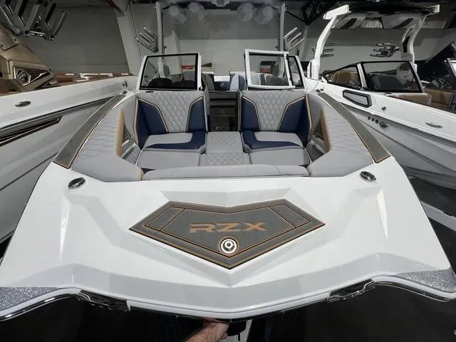 Slide: The Image of Tigé 24RZX 2025 - 4