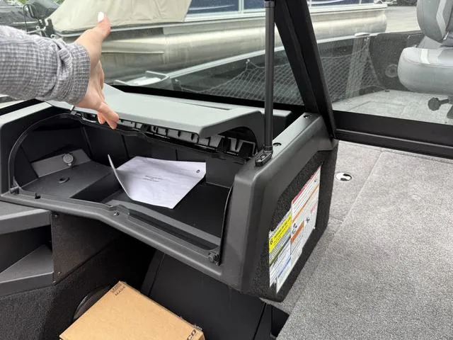 Slide: The Image of Alumacraft Competitor 175X Sport 2025 - 20