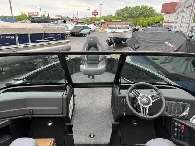 Slide: The Image of Alumacraft Competitor 175X Sport 2025 - 21