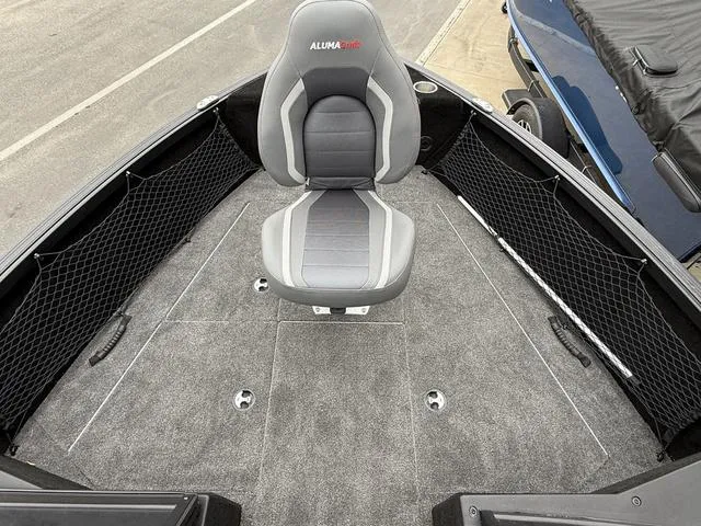 Slide: The Image of Alumacraft Competitor 175X Sport 2025 - 24