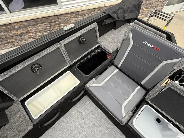 Slide: The Image of Alumacraft Competitor 175X Sport 2025 - 9