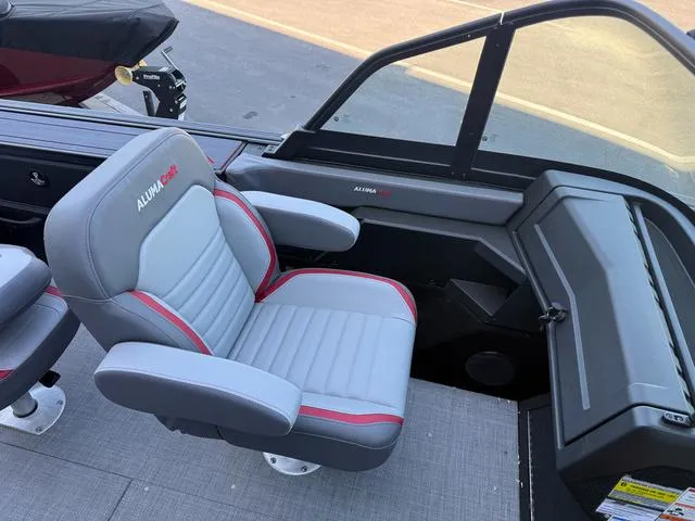 Slide: The Image of Alumacraft Trophy 185X Sport 2025 - 16