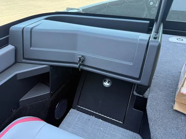 Slide: The Image of Alumacraft Trophy 185X Sport 2025 - 18