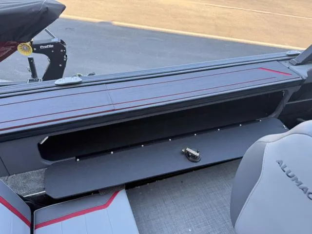 Slide: The Image of Alumacraft Trophy 185X Sport 2025 - 9