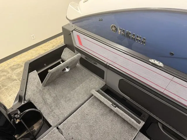 Slide: The Image of Alumacraft Trophy 185X Sport 2025 - 10