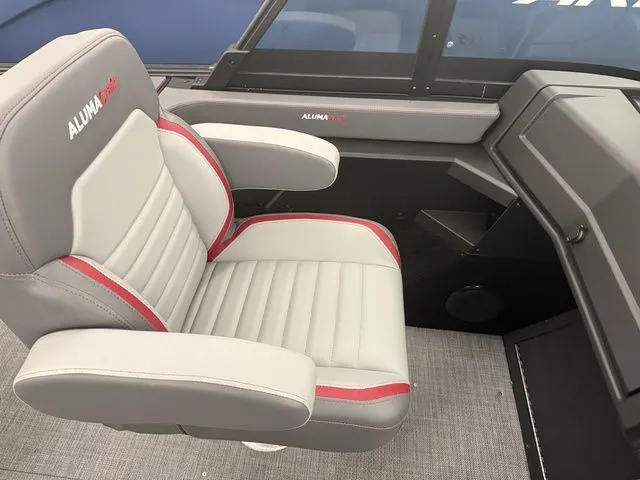 Slide: The Image of Alumacraft Trophy 185X Sport 2025 - 22