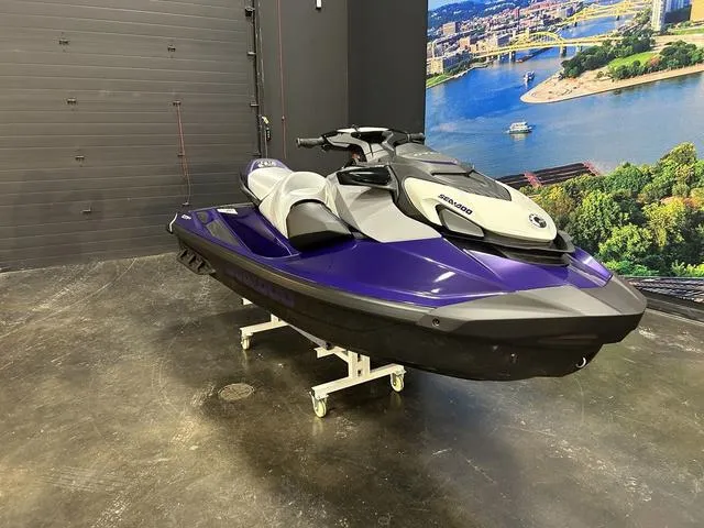 Slide: The Image of Sea-Doo GTI SE 170 2025 - 2