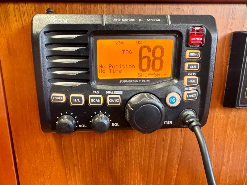 Slide: The Image of VHF marine radio IC-M504 on a 2007 Sabre Spirit boat, channel 68 displayed. - 18