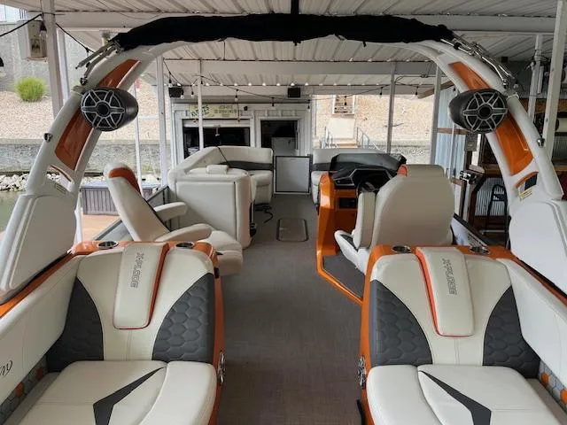 Slide: The Image of Manitou 27 X-Plode SHP Dual Engine 2020 - 5