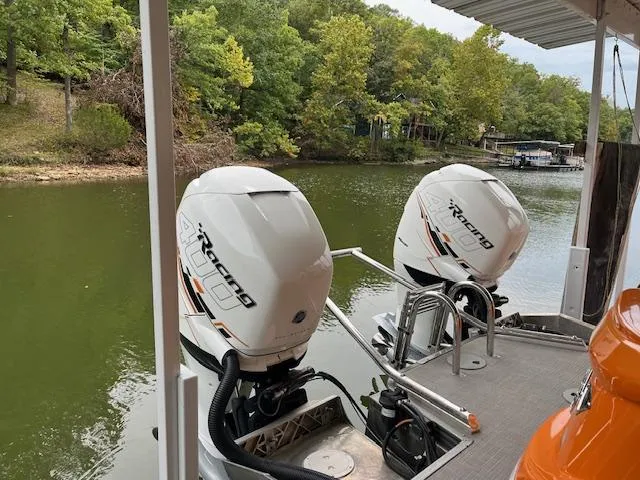 Slide: The Image of Manitou 27 X-Plode SHP Dual Engine 2020 - 7