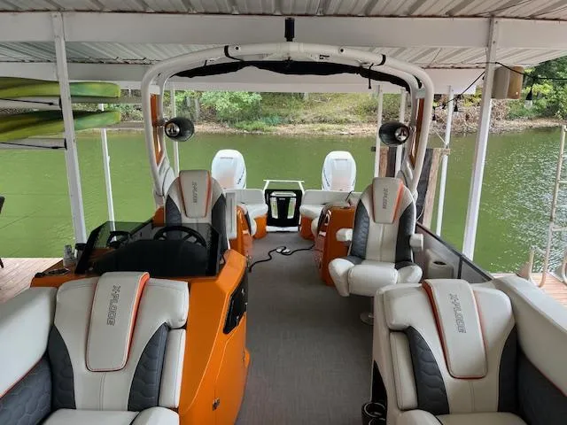 Slide: The Image of Manitou 27 X-Plode SHP Dual Engine 2020 - 8