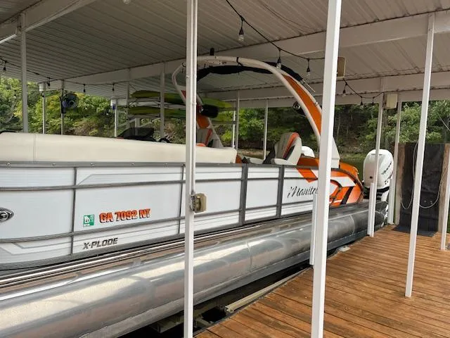 Slide: The Image of Manitou 27 X-Plode SHP Dual Engine 2020 - 9