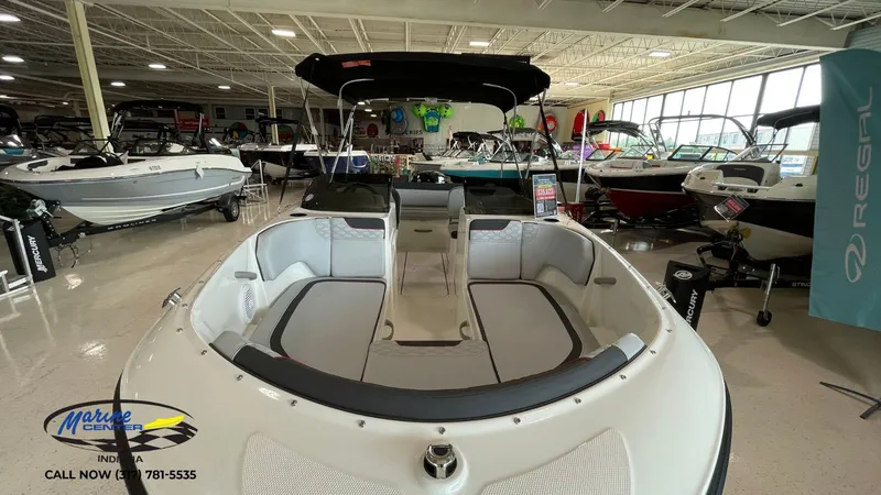 Slide: The Image of Bayliner Element M19 2024 - 3