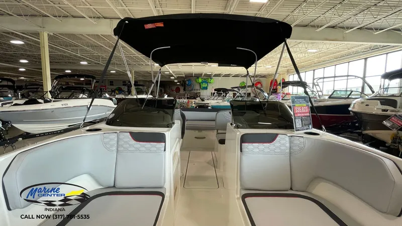 Slide: The Image of Bayliner Element M19 2024 - 6