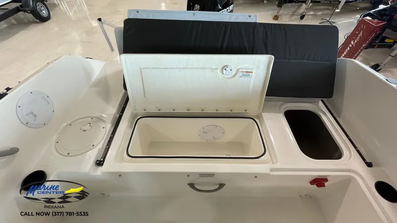 Slide: The Image of Bayliner Element M19 2024 - 7