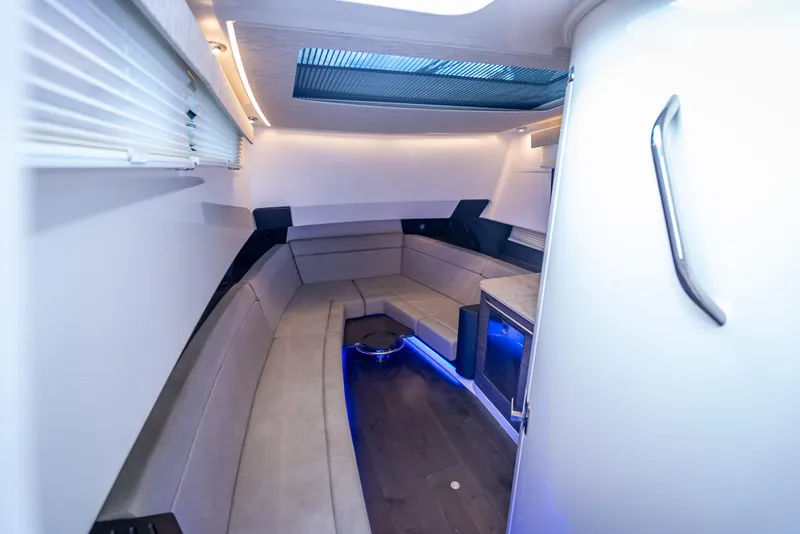 Slide: The Image of Boston Whaler 420 Outrage 2016 - 50