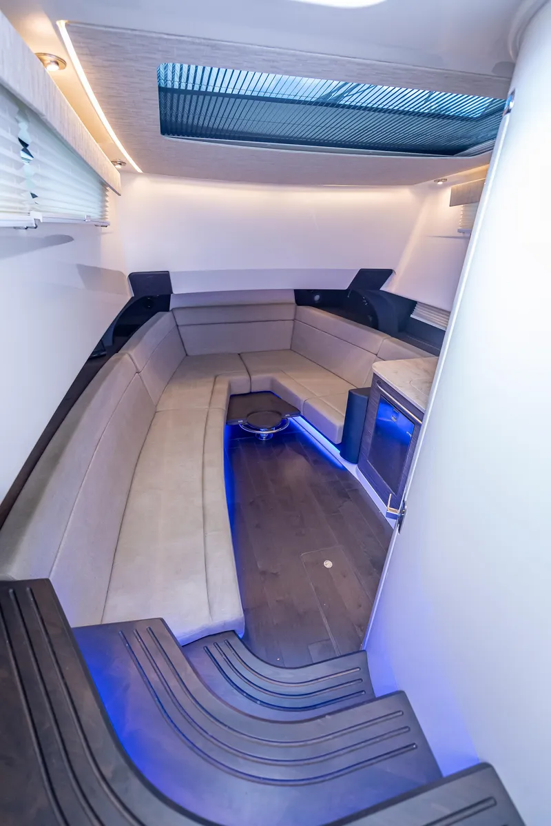 Slide: The Image of Boston Whaler 420 Outrage 2016 - 51