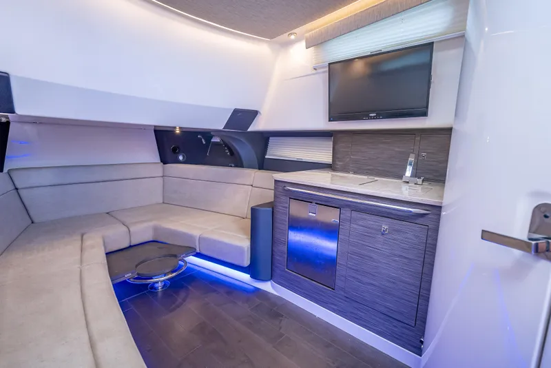 Slide: The Image of Boston Whaler 420 Outrage 2016 - 52