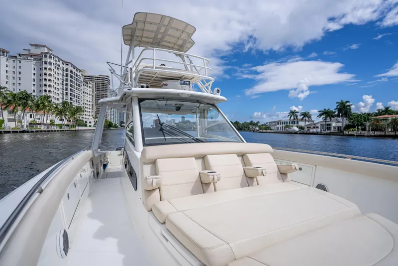 Slide: The Image of Boston Whaler 420 Outrage 2016 - 70