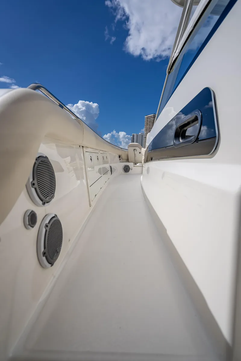 Slide: The Image of Boston Whaler 420 Outrage 2016 - 73