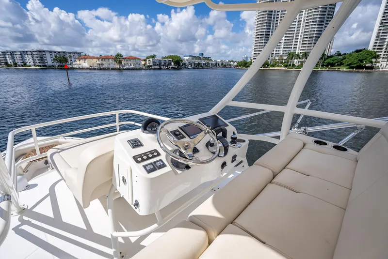 Slide: The Image of Boston Whaler 420 Outrage 2016 - 81