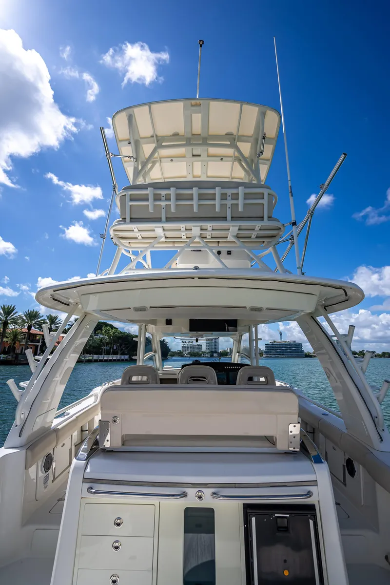 Slide: The Image of Boston Whaler 420 Outrage 2016 - 93