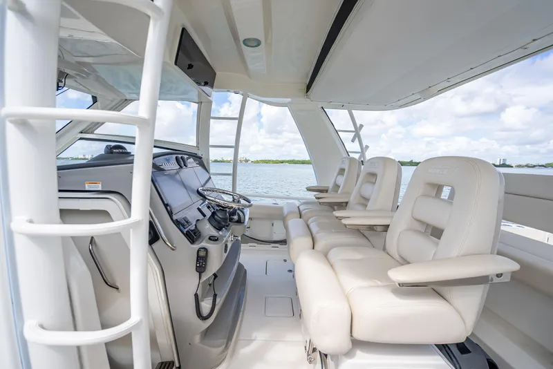 Slide: The Image of Boston Whaler 420 Outrage 2016 - 99