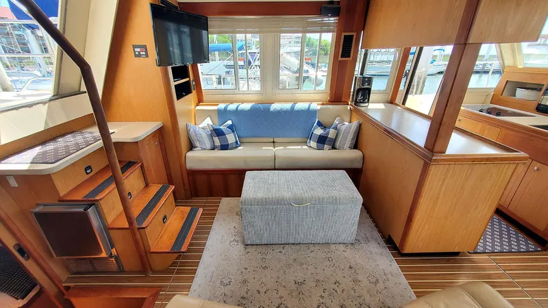 Slide: The Image of Salon Port - 10