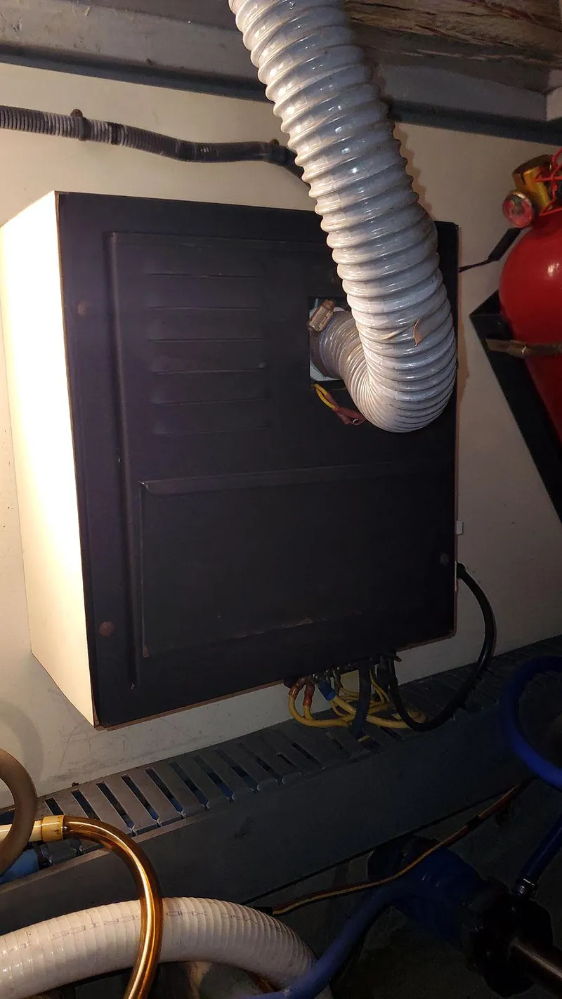 Slide: The Image of Mainship 430 Aft Cabin 3SR 2006 - 49