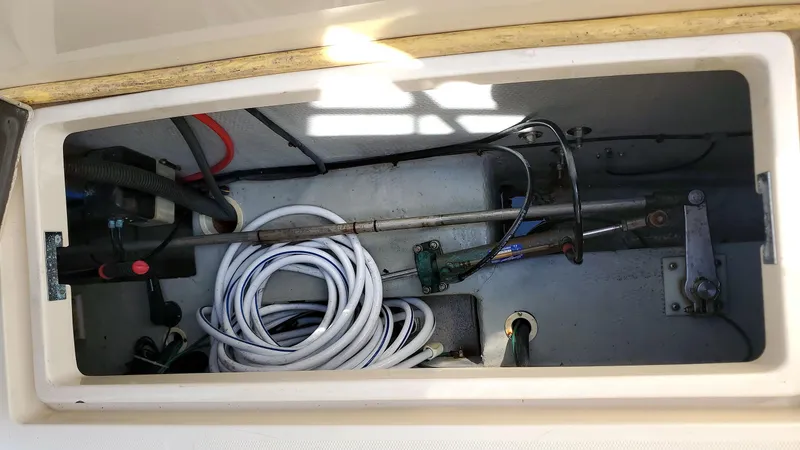 Slide: The Image of Mainship 430 Aft Cabin 3SR 2006 - 61