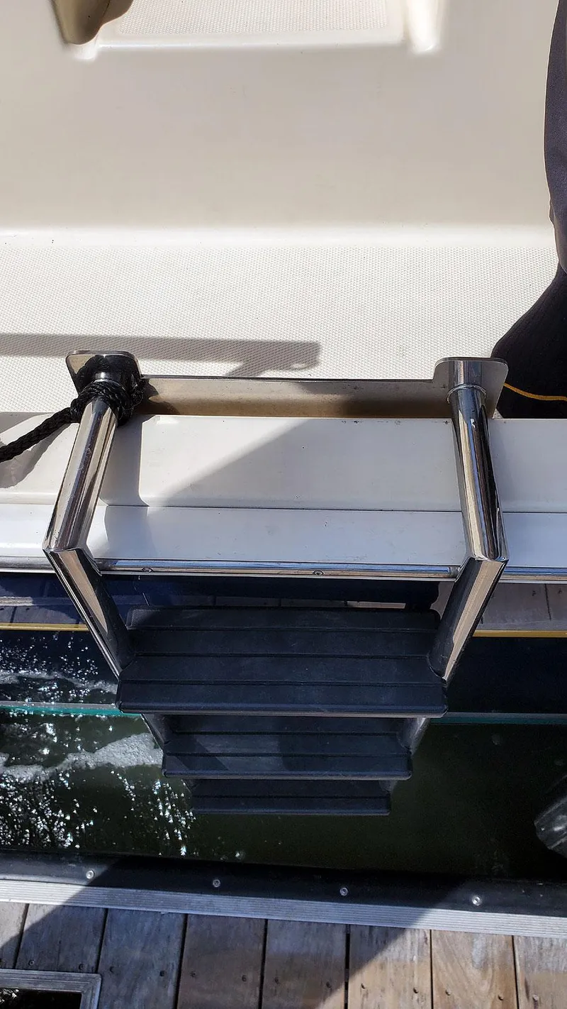 Slide: The Image of Mainship 430 Aft Cabin 3SR 2006 - 70