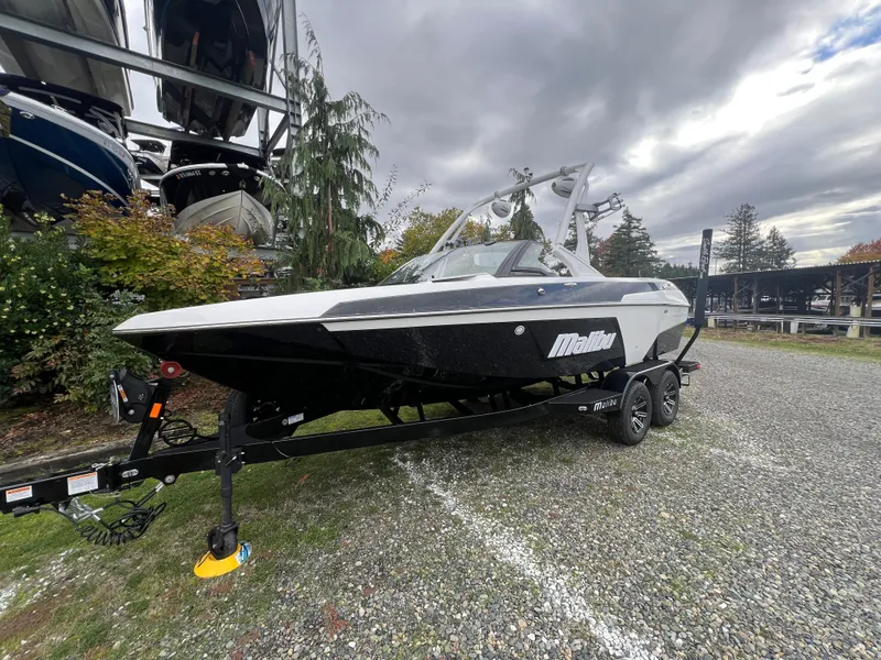 Slide: The Image of Malibu Wakesetter 20 VTX 2025 - 7