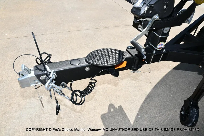 Slide: The Image of Trailer hitch of a 2021 Nitro Z20 boat on concrete surface. - 31