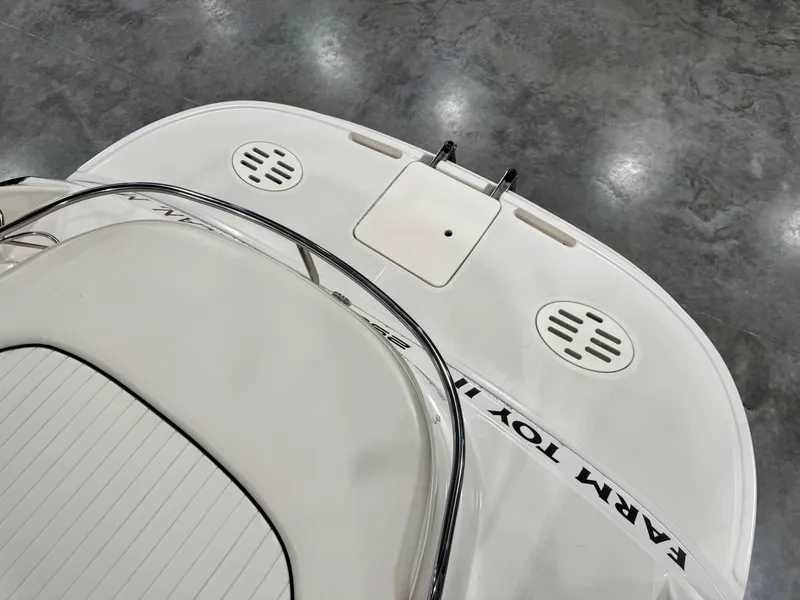 Slide: The Image of Rear view of a 2007 Monterey 298 boat with swim platform and speakers. - 8