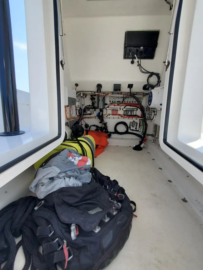 Slide: The Image of CG Boat Works 35 M-Series 2022 - 404