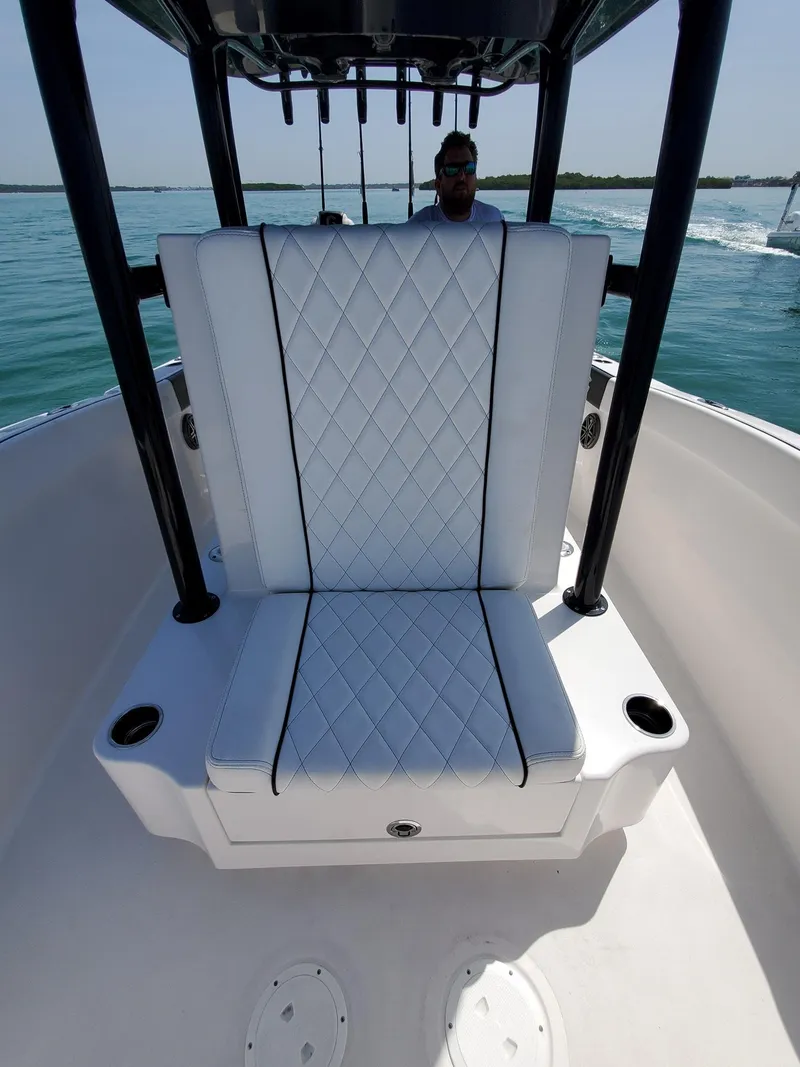 Slide: The Image of CG Boat Works 35 M-Series 2022 - 405