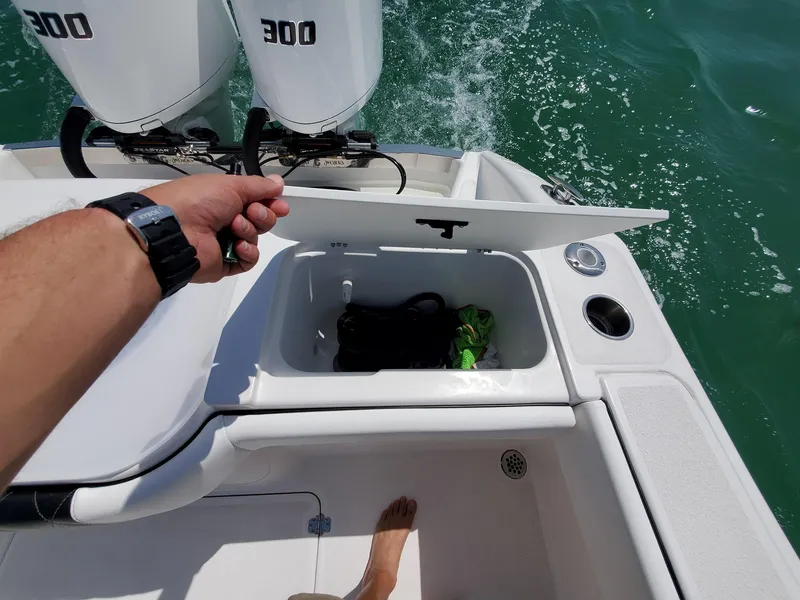 Slide: The Image of CG Boat Works 35 M-Series 2022 - 415