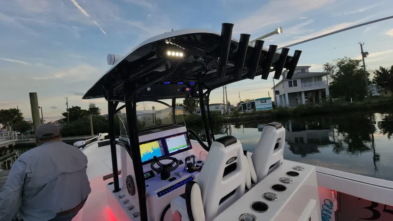 Slide: The Image of CG Boat Works 35 M-Series 2022 - 522