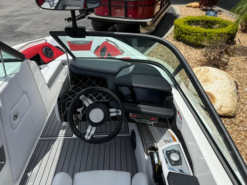 Slide: The Image of Nautique 210 Super Air Nautique 2018 - 11