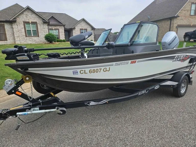 Slide: The Image of Alumacraft 165 2017 - 1