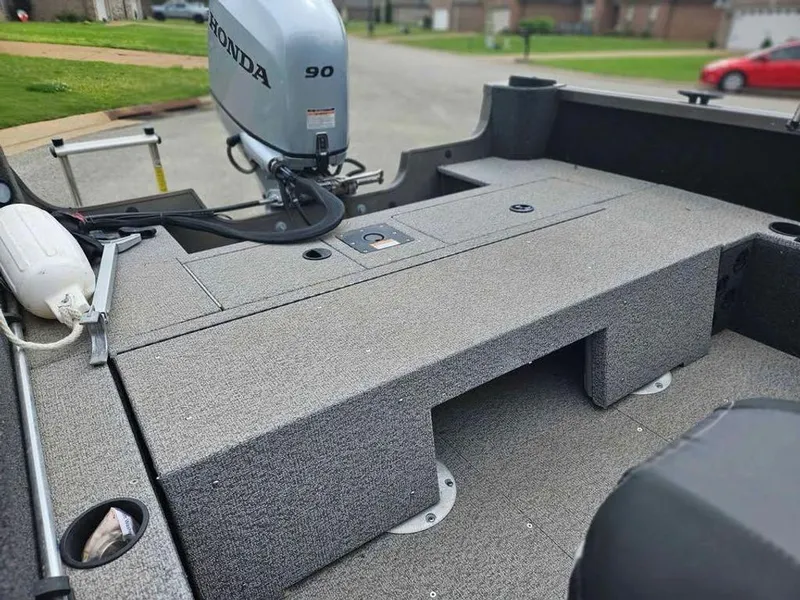 Slide: The Image of Alumacraft 165 2017 - 6